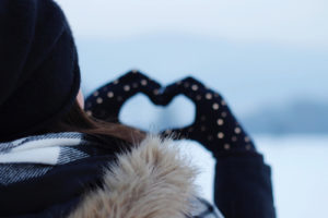 Beanie Mütze Haube Winter Schnee Süchtig nach Lifestyleblog Linz