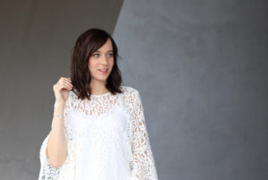How to wear Lace
